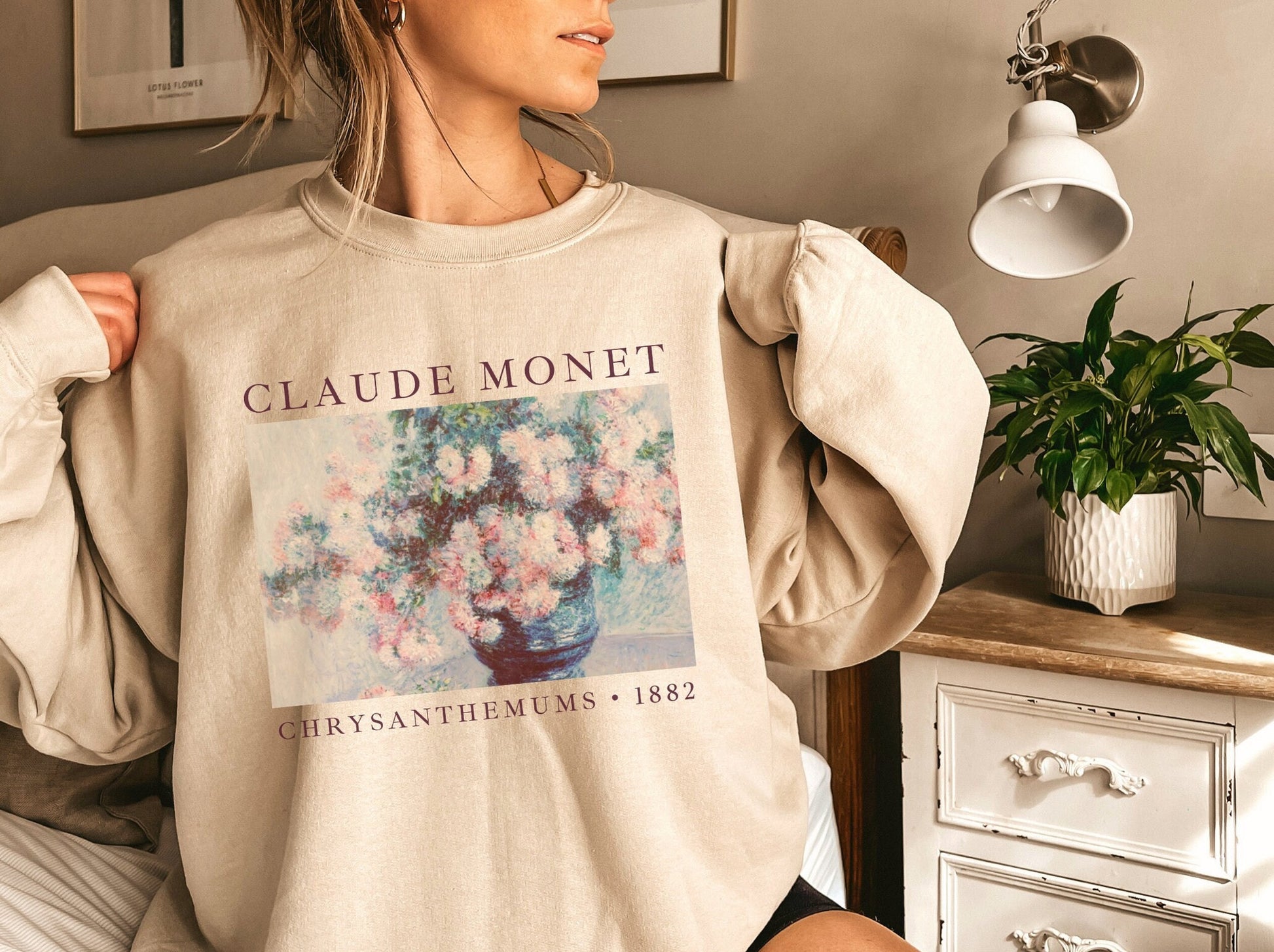 Camille on the Beach | Vintage Monet Sweatshirt | Monet Painting Art History T Shirts | Artsy 90s Aesthetic Sweatshirt Claude Monet Painting