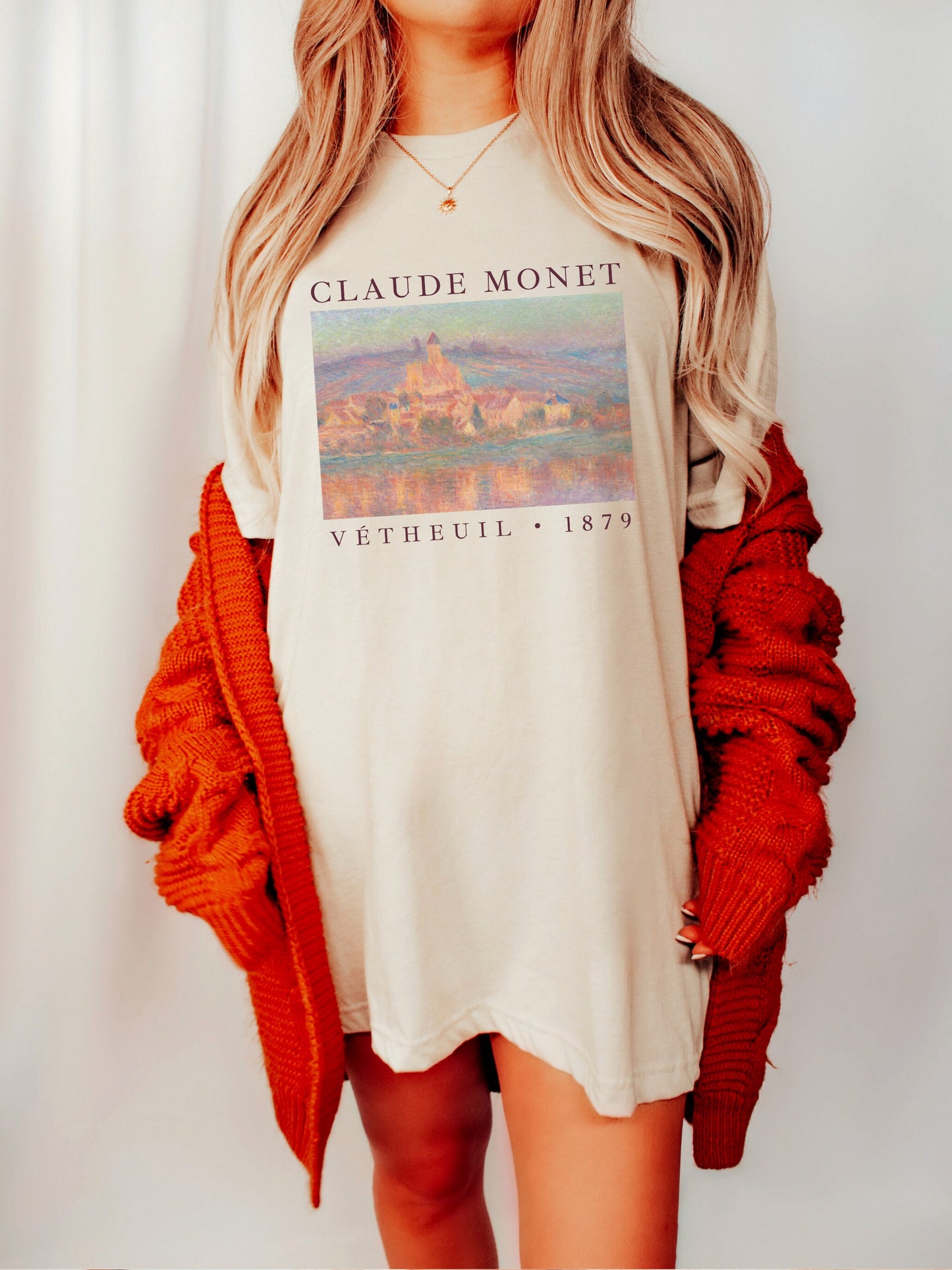 Camille on the Beach | Vintage Monet Sweatshirt | Monet Painting Art History T Shirts | Artsy 90s Aesthetic Sweatshirt Claude Monet Painting