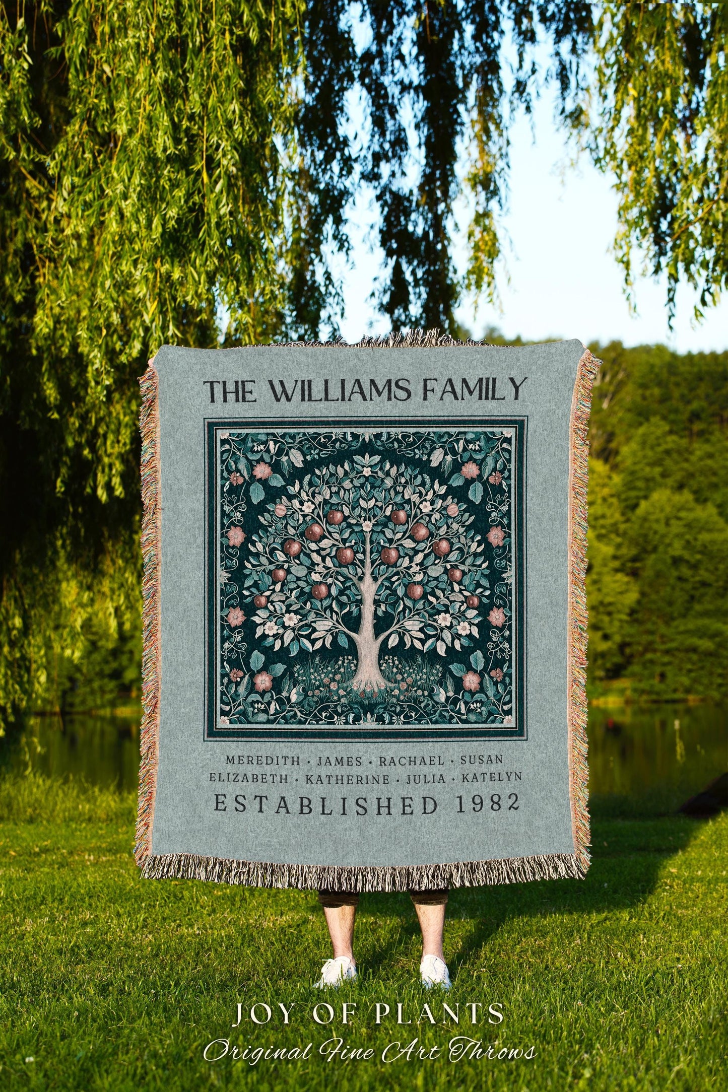 Nature Inspired Family Tree of Life Blanket Personalized Family Gift Idea Custom Meaningful Family Names Throw Beautiful Nature Decor Cozy