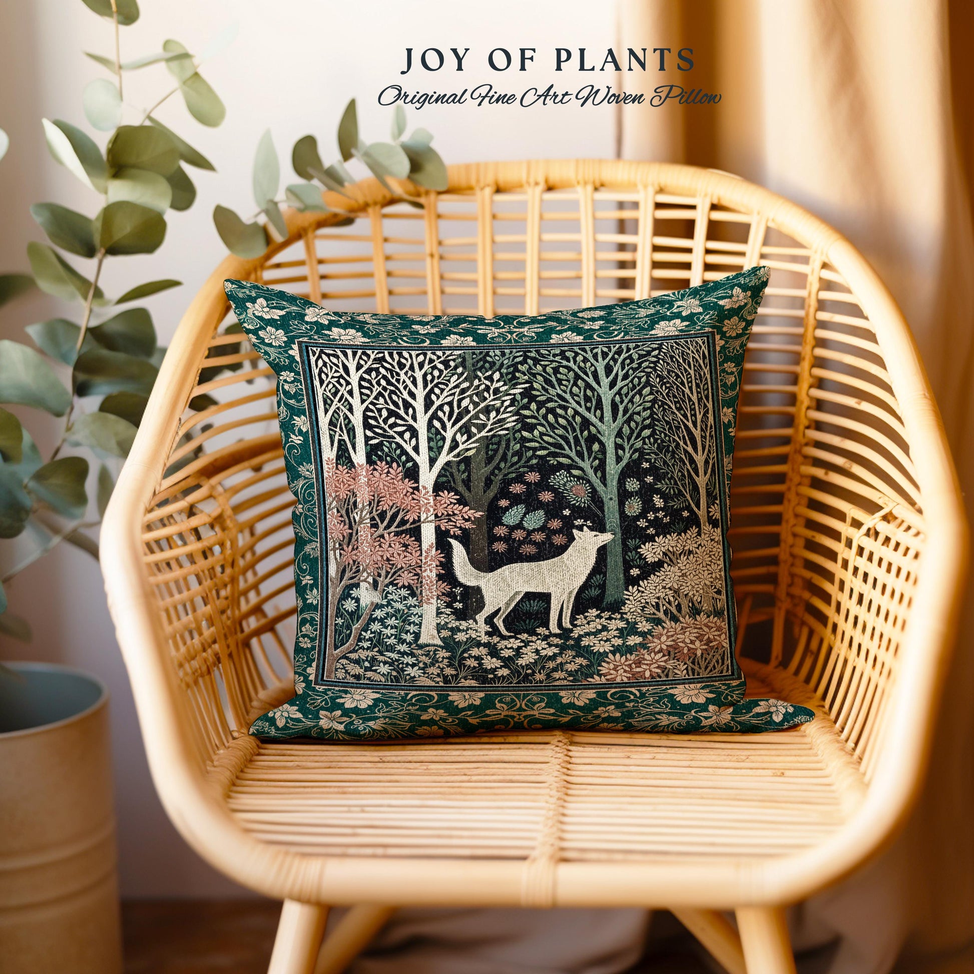 Rustic Nordic Nature Wolf Decorative Cushion Tapestry Throw Pillow